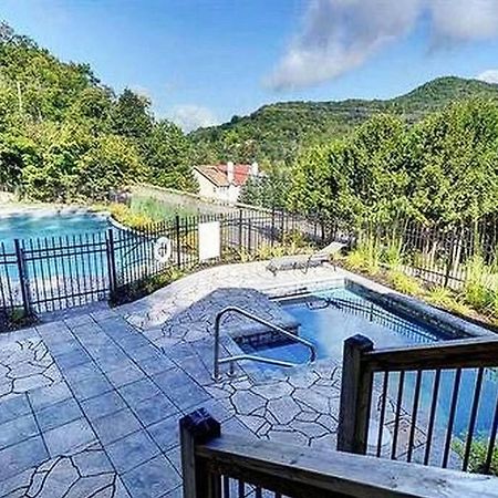 Condo Entier, Fully Equiped Pool And Spa Only In Summer Монт-Тремблант Екстериор снимка